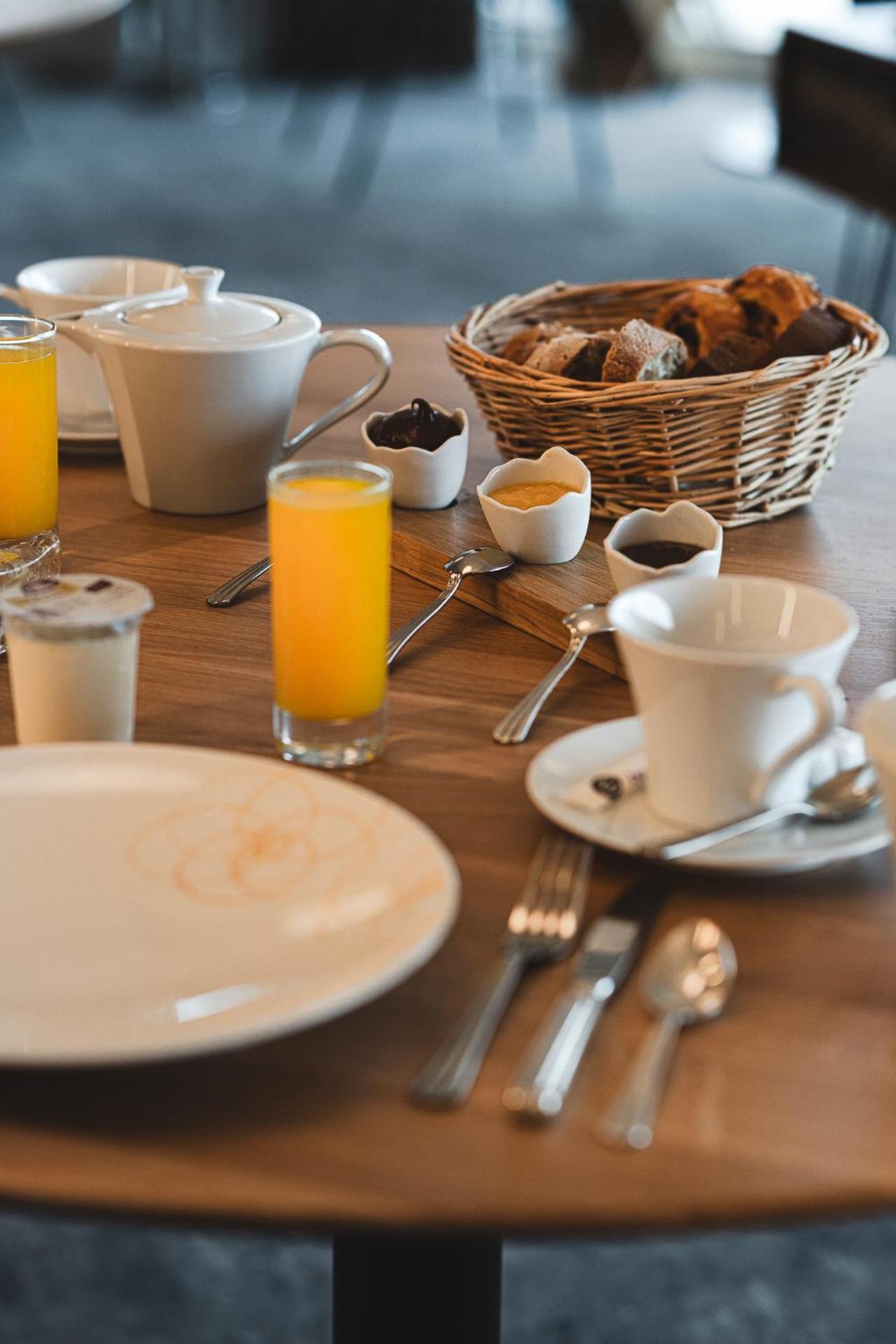 Logis Hotellerie Les Brisants , Restaurant J M Perochon Brétignolles-sur-Mer Zewnętrze zdjęcie