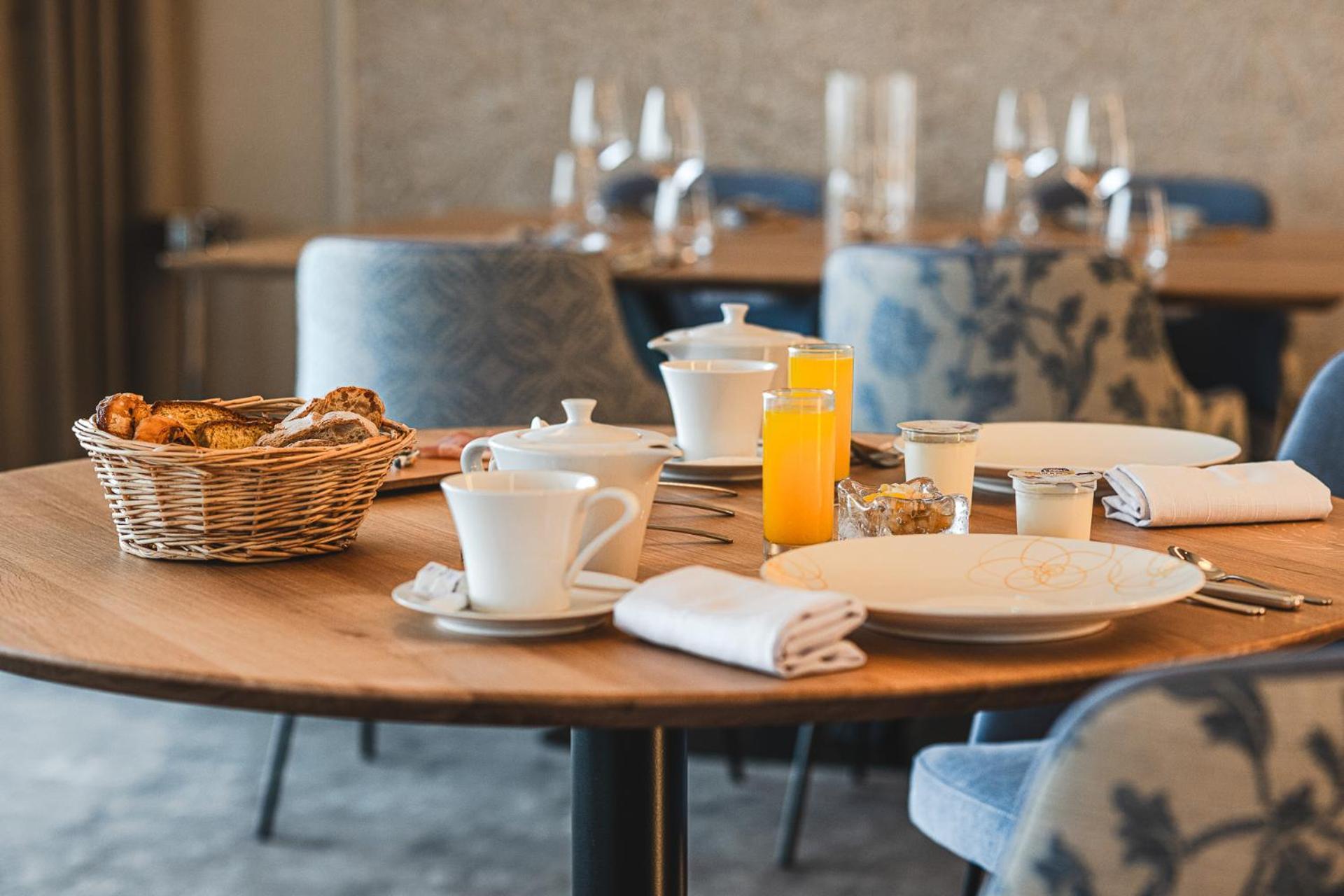 Logis Hotellerie Les Brisants , Restaurant J M Perochon Brétignolles-sur-Mer Zewnętrze zdjęcie